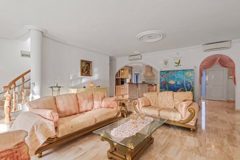 Продажа виллы в Сьюдад Кесада, Аликанте, Испания 5 спален, 344м2 №136759 - фото 8