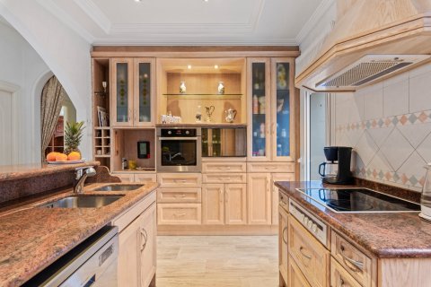 Продажа виллы в Сьюдад Кесада, Аликанте, Испания 5 спален, 344м2 №136759 - фото 14