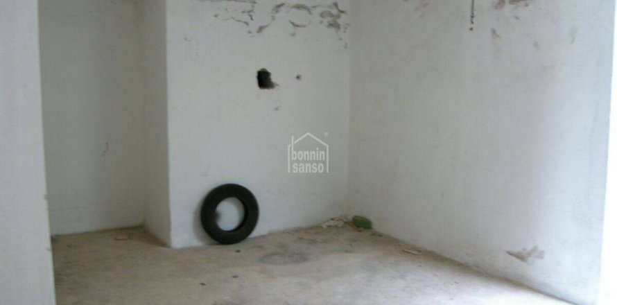 Garāža Es Castell, Menorca, Spānijā 78 m2 Nr. 183225