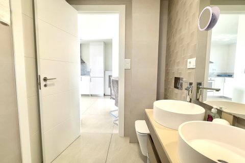 Apartment à vendre à Benidorm, Alicante, Espagne, 2 chambres, 103 m2 No. 179613 - photo 16