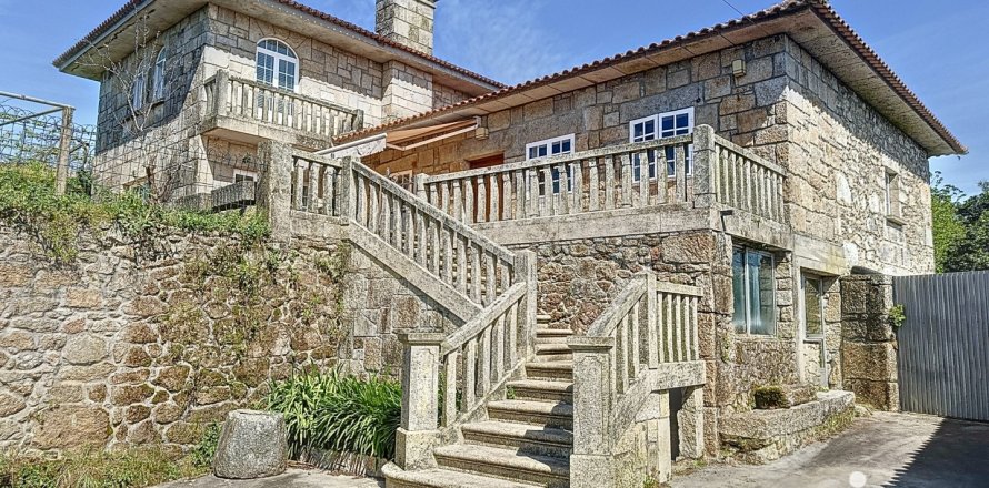Hus i Vilanova de Arousa, Pontevedra, Spanien 5 sovrum, 357 kvm. Nr. 154040