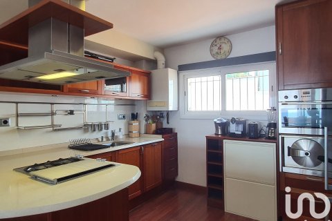 House for sale in Sitges, Barcelona, Spain 3 bedrooms, 126 sq.m. No. 154043 - photo 5