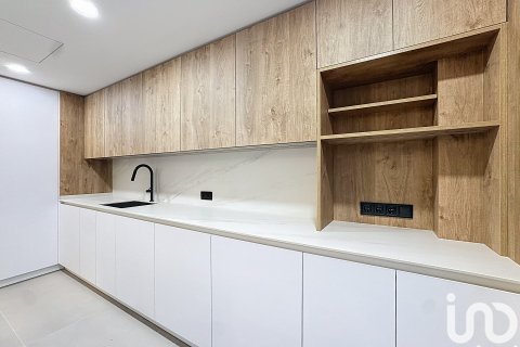 Продажа дома в Тейя, Барселона, Испания 4 спальни, 250м2 №154037 - фото 13