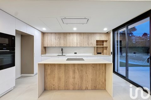 Продажа дома в Тейя, Барселона, Испания 4 спальни, 250м2 №154037 - фото 11