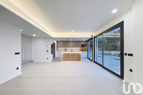 Продажа дома в Тейя, Барселона, Испания 4 спальни, 250м2 №154037 - фото 10