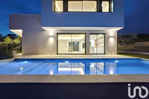 Продажа дома в Тейя, Барселона, Испания 4 спальни, 250м2 №154037 - фото 2