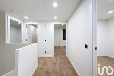 Продажа дома в Тейя, Барселона, Испания 4 спальни, 250м2 №154037 - фото 25