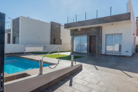 Huvila myytävänä Torrevieja, Alicante, Espanja, 3 makuuhuonetta, 83 m2 No. 116506 - kuva 13