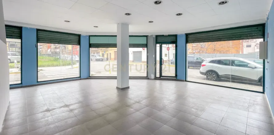 Liikekiinteistö Tordera, Barcelona, Espanja 105 m2 No. 186359