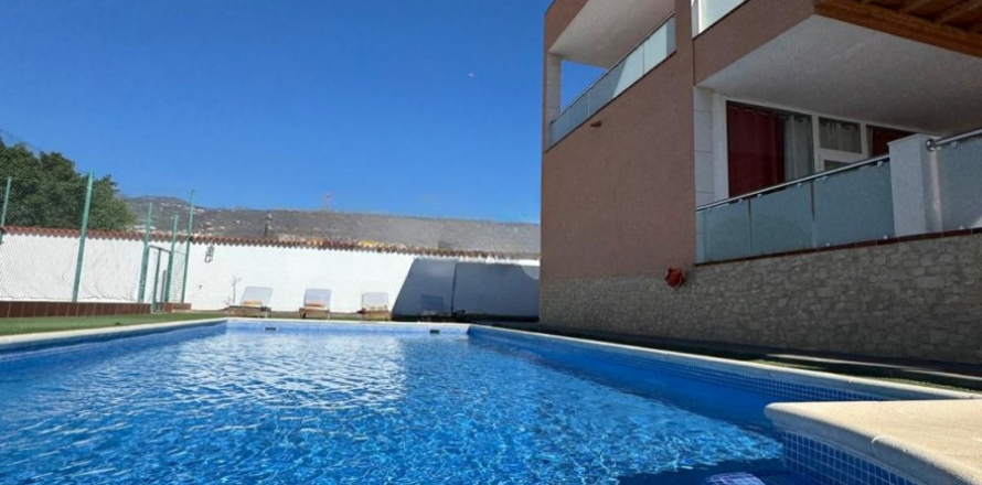 Villa à Playa Paraiso, Tenerife, Espagne 4 chambres, 220 m2 No. 194467