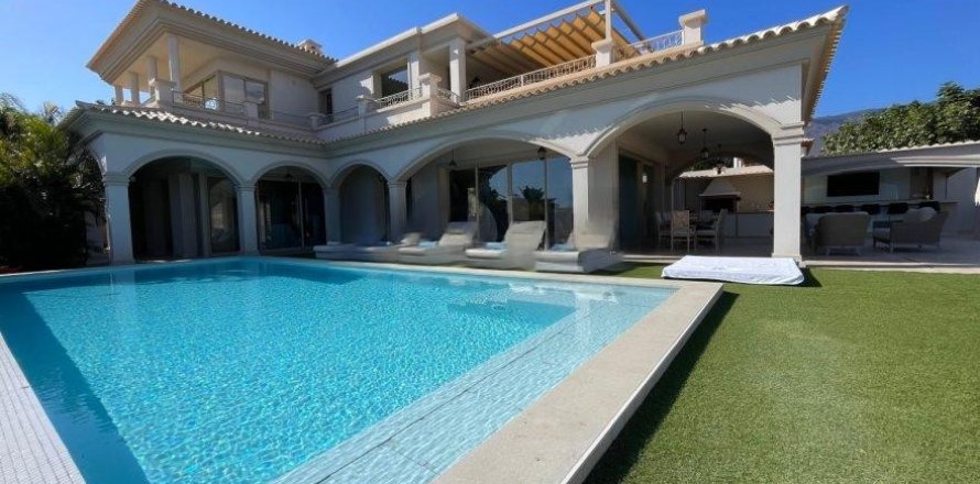 Villa à Tenerife, Espagne 7 chambres, 320 m2 No. 194470