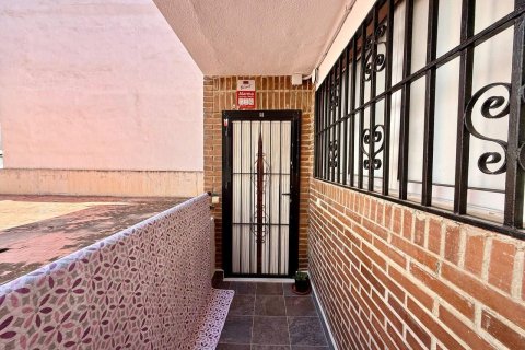 Lägenhet till salu i Torrevieja, Alicante, Spanien 2 sovrum, 74 kvm. Nr. 183025 - foto 25