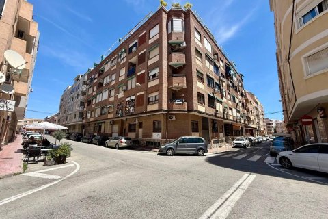 Lägenhet till salu i Torrevieja, Alicante, Spanien 2 sovrum, 74 kvm. Nr. 183025 - foto 28