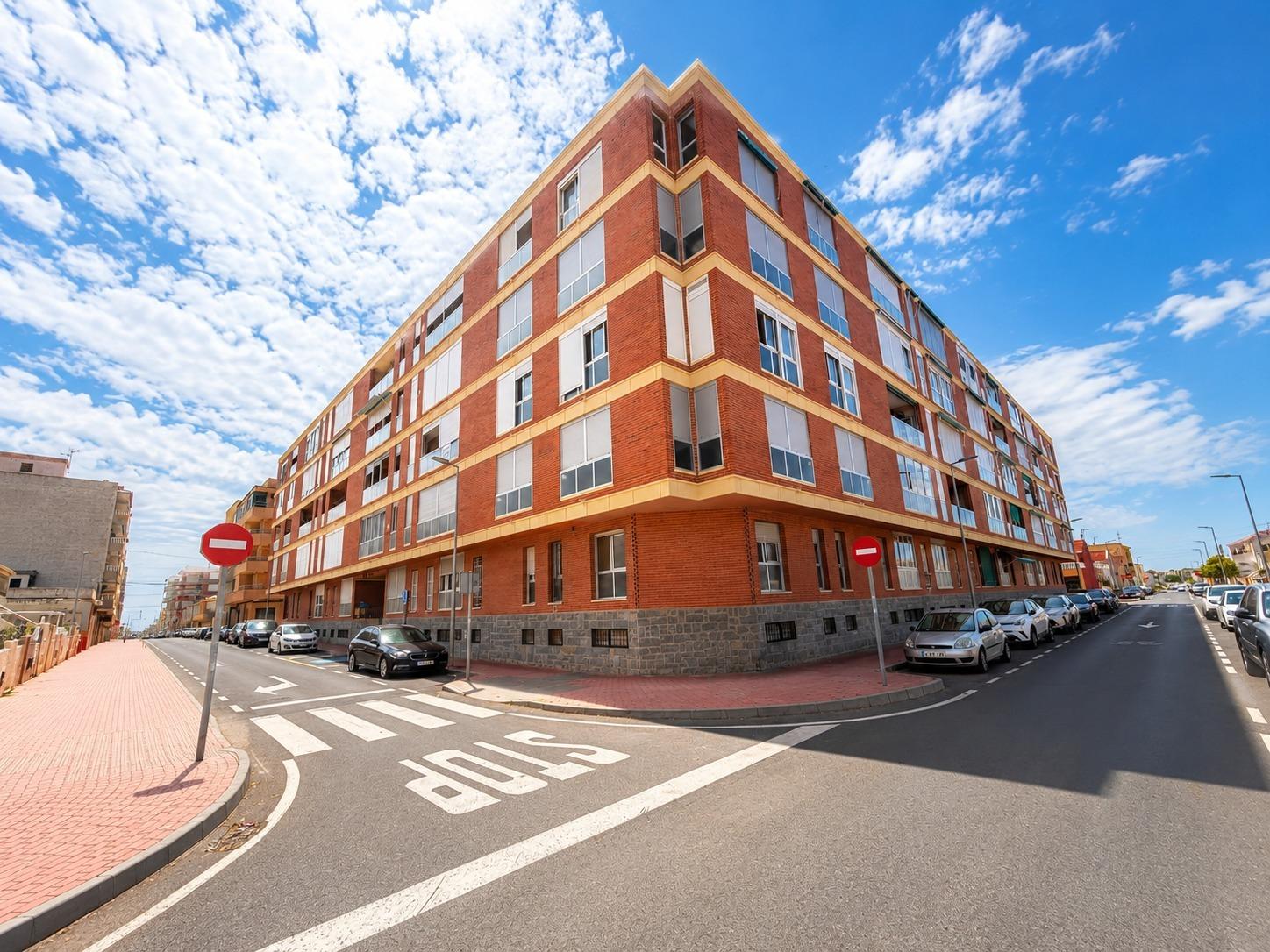Wohnung in Torrevieja, Alicante, Spanien 1 Schlafzimmer, 70 m2 Nr. 183028