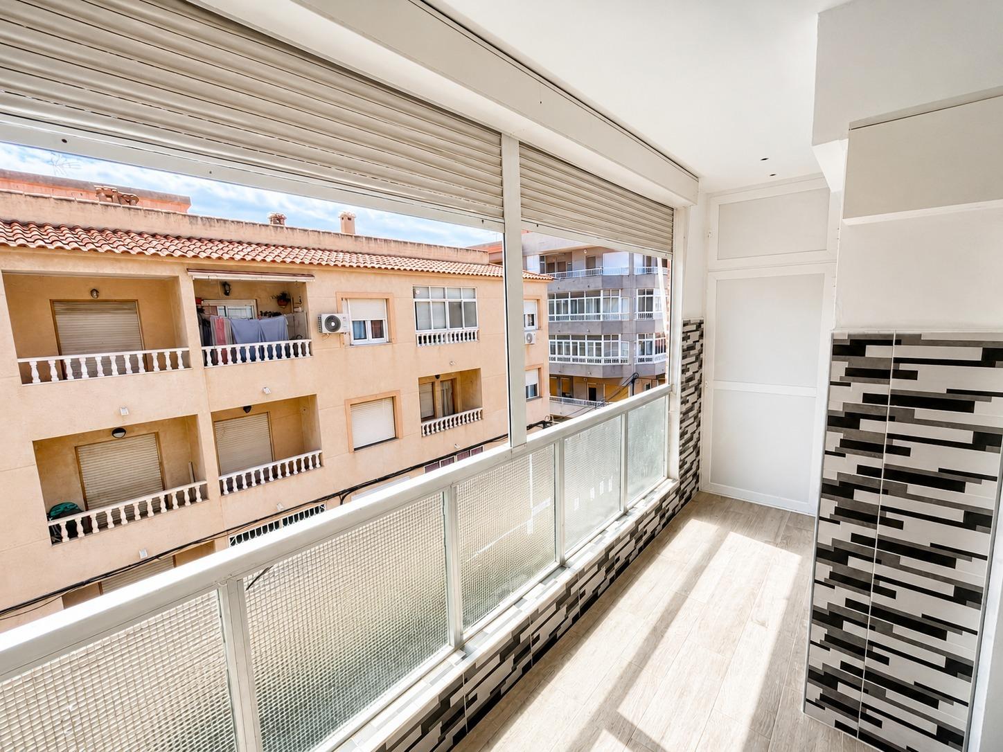 Wohnung in Torrevieja, Alicante, Spanien 1 Schlafzimmer, 70 m2 Nr. 183028