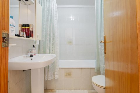 Takvåning till salu i Torrevieja, Alicante, Spanien 70 kvm. Nr. 183024 - foto 27