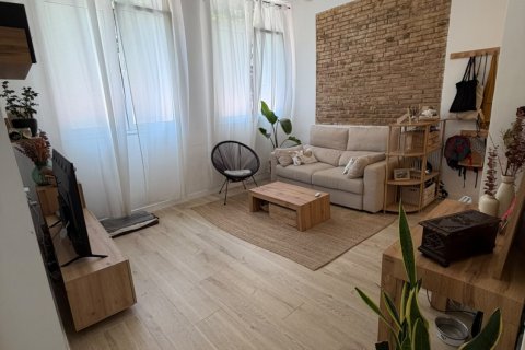 Продажа квартиры в Л'Оспиталет-де-Льобрегат, Барселона, Испания 3 спальни, 68м2 №187894 - фото 2