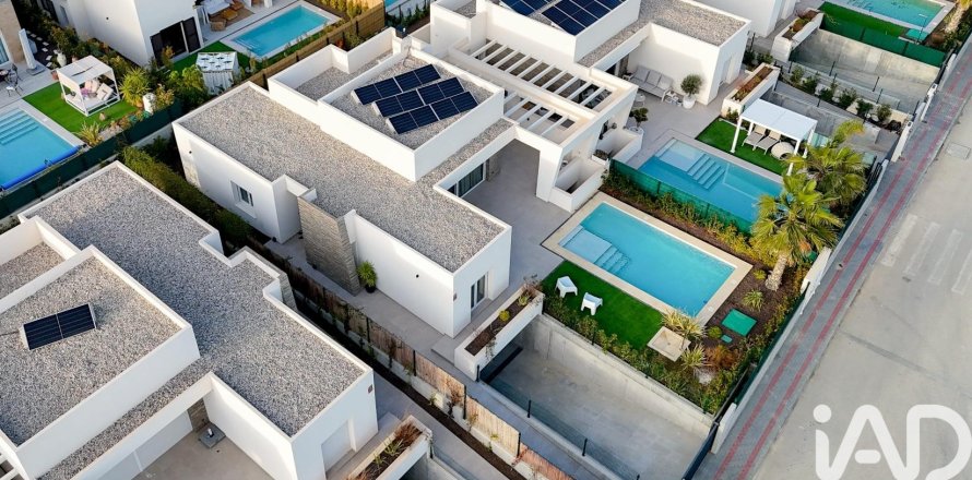 Casa a Algorfa, Alicante, Spagna 4 camere da letto, 362 mq. N° 172973