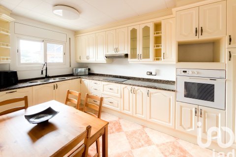 Dom w El Vendrell, Tarragona, Hiszpania 6 sypialni, 466 mkw. nr 153094 – zdjęcie 12