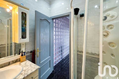 Dom w El Vendrell, Tarragona, Hiszpania 6 sypialni, 466 mkw. nr 153094 – zdjęcie 18