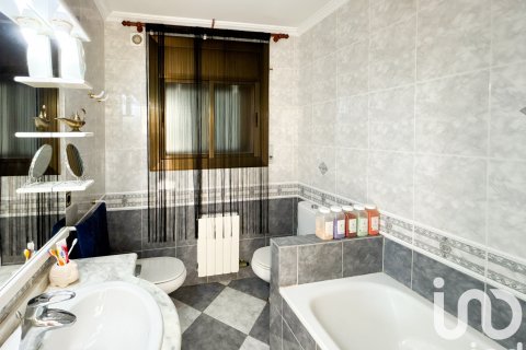 Dom w El Vendrell, Tarragona, Hiszpania 6 sypialni, 466 mkw. nr 153094 – zdjęcie 24