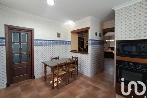 Talo myytävänä Arcos de la Frontera, Cadiz, Espanja, 5 makuuhuonetta, 239 m2 No. 153090 - kuva 5