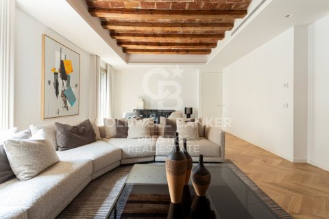 Apartamento en venta en Barcelona, España 3 dormitorios, 183 m2 No. 158098 - foto 1
