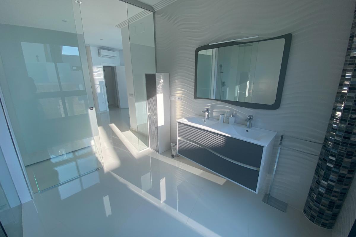 Villa in Benissa, Alicante, Spain 4 bedrooms, 770 sq.m. No. 149175
