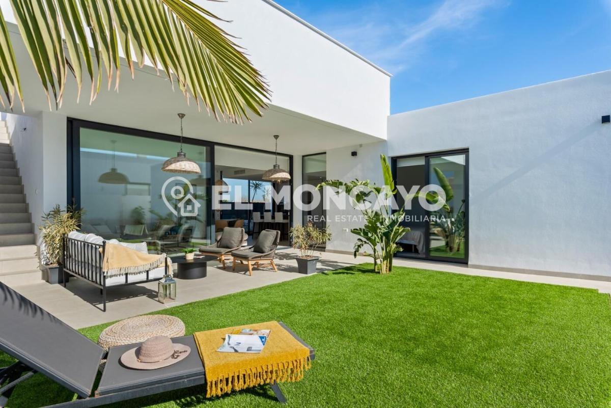 Villa in La Manga del Mar Menor, Murcia, Spain 3 bedrooms, 155 sq.m. No. 149174