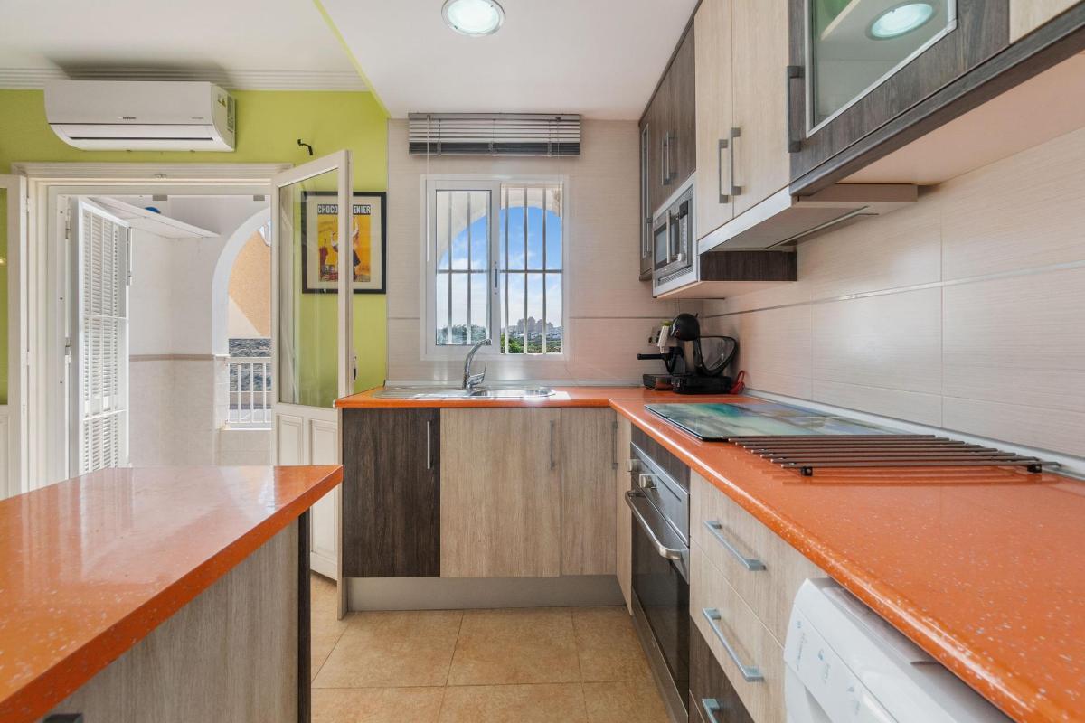 Apartment à Torrevieja, Alicante, Espagne 2 chambres, 64 m2 No. 149178
