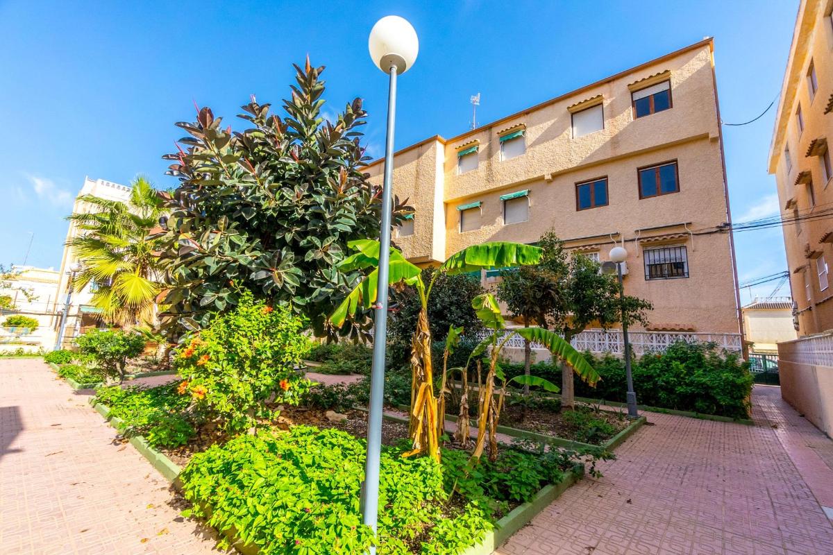 Apartment à Torrevieja, Alicante, Espagne 2 chambres, 64 m2 No. 149178