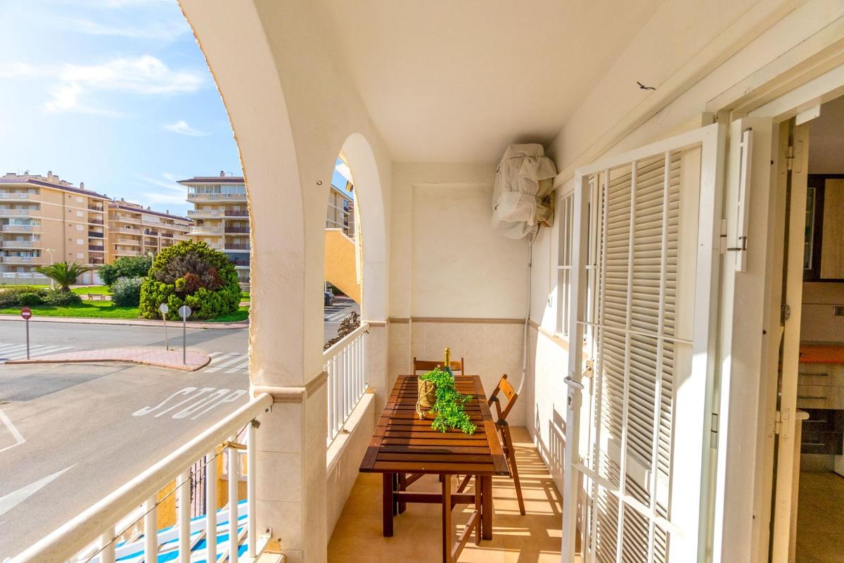 Apartment à Torrevieja, Alicante, Espagne 2 chambres, 64 m2 No. 149178