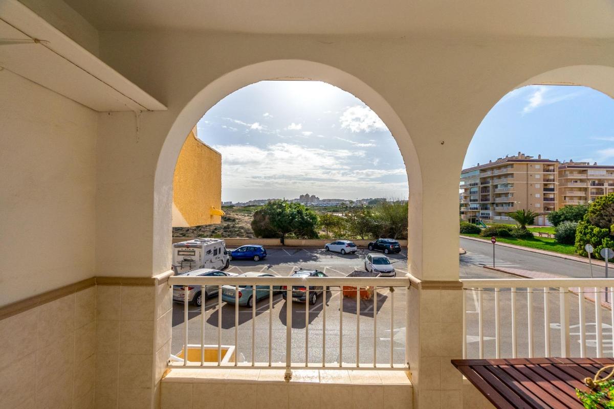 Apartment à Torrevieja, Alicante, Espagne 2 chambres, 64 m2 No. 149178