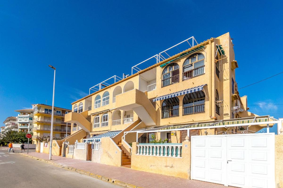 Apartment à Torrevieja, Alicante, Espagne 2 chambres, 64 m2 No. 149178