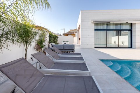 Villa for sale in Pilar de la Horadada, Alicante, Spain 3 bedrooms, 111 sq.m. No. 143378 - photo 12