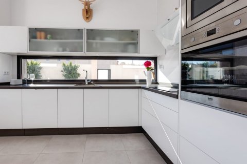 Willa w Pilar de la Horadada, Alicante, Hiszpania 3 sypialnie, 151 mkw. nr 143379 – zdjęcie 9