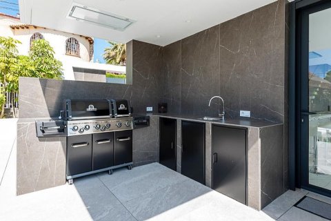 Villa for sale Calpe, Alicante, Spain 4 bedrooms, 426 sq.m. No. 135839 - photo 8