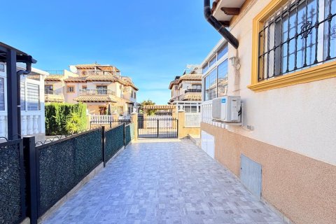Продажа таухауса в Вилламартин, Аликанте, Испания 2 спальни, 82м2 №194918 - фото 9
