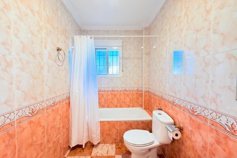 Продажа таухауса в Вилламартин, Аликанте, Испания 2 спальни, 82м2 №194918 - фото 28