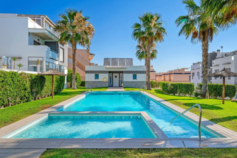 Apartament w Punta Prima, Alicante, Hiszpania 2 sypialnie, 63 mkw. nr 145418 – zdjęcie 4