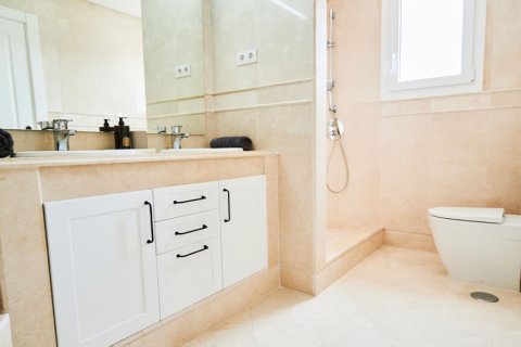 Lägenhet till salu Marbella, Malaga, Spanien 2 sovrum, 145 kvm. Nr. 137038 - foto 14