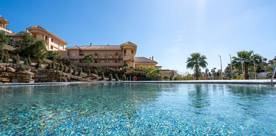 Apartment in Marbella, Malaga, Spain 2 bedrooms, 145 sq.m. No. 137038