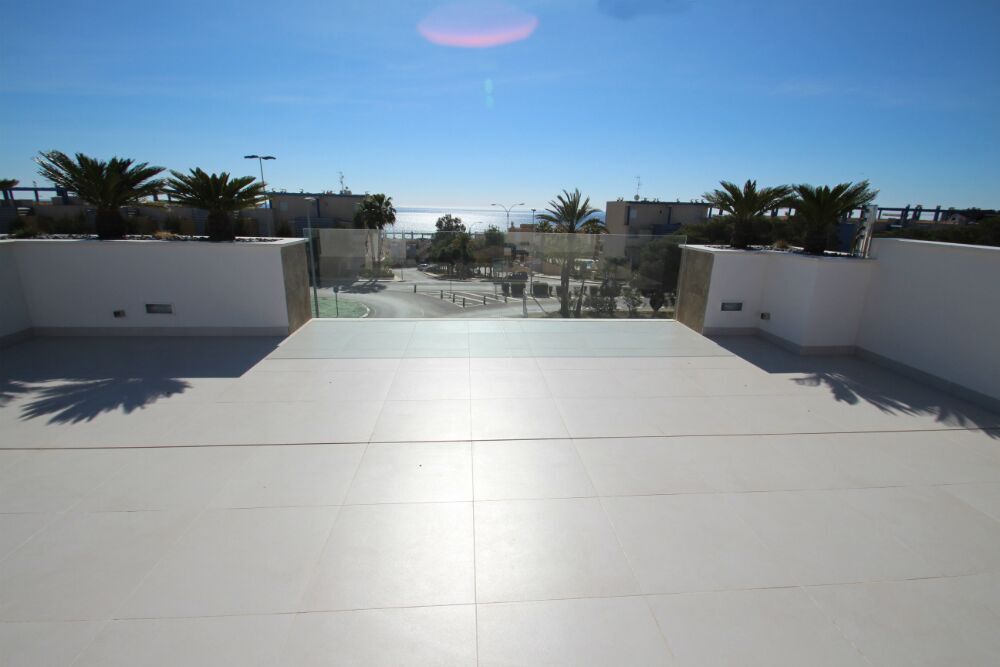 Talo San Miguel de Salinas, Alicante, Espanja 4 makuuhuonetta, 197 m2 No. 95573
