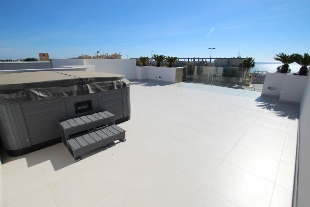 Talo San Miguel de Salinas, Alicante, Espanja 4 makuuhuonetta, 197 m2 No. 95573