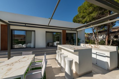House for sale in Alicante, Spain 3 bedrooms, 213 sq.m. No. 95571 - photo 5
