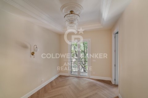 Wohnung in Barcelona, Spanien 3 Schlafzimmer, Nr. 157020