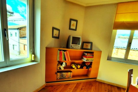 House for sale in Leon, Spain 7 bedrooms, 422 sq.m. No. 185950 - photo 12