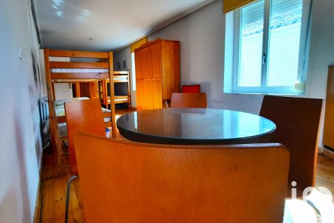 House for sale in Leon, Spain 7 bedrooms, 422 sq.m. No. 185950 - photo 11
