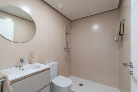 Huoneisto myytävänä Playa Flamenca II, Alicante, Espanja, 4 makuuhuonetta, 119 m2 No. 196138 - kuva 22