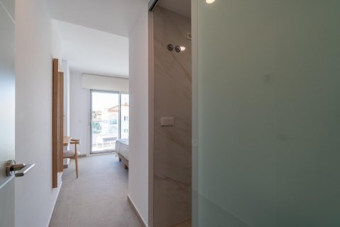 Huoneisto myytävänä Playa Flamenca II, Alicante, Espanja, 4 makuuhuonetta, 119 m2 No. 196138 - kuva 23